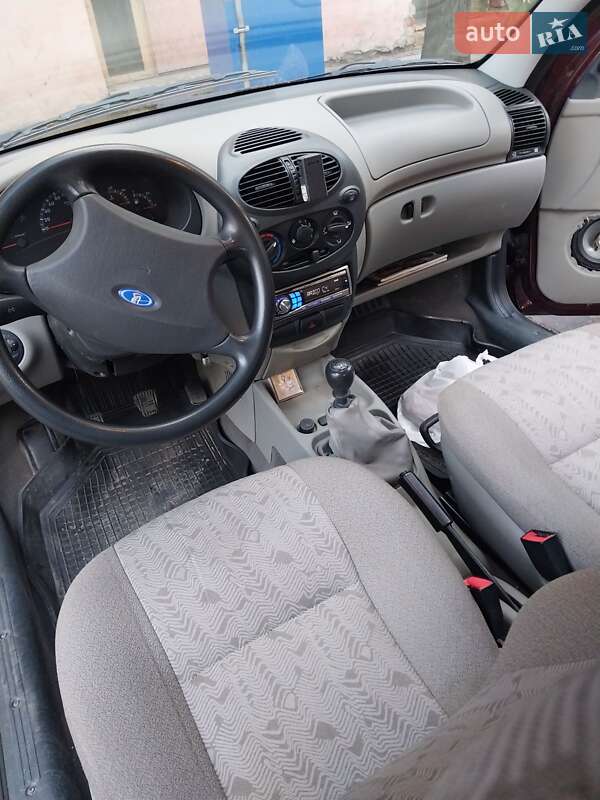 Хэтчбек ВАЗ / Lada 1119 Калина 2010 в Черновцах