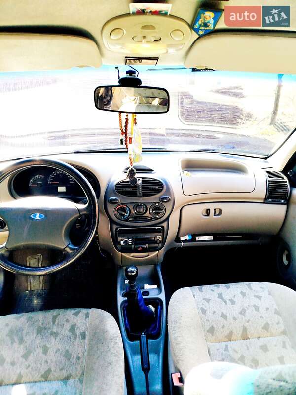 Хэтчбек ВАЗ / Lada 1119 Калина 2005 в Старом Самборе фото 2 Хэтчбек ВАЗ / Lada 1119 Калина 2005 в Старом Самборе