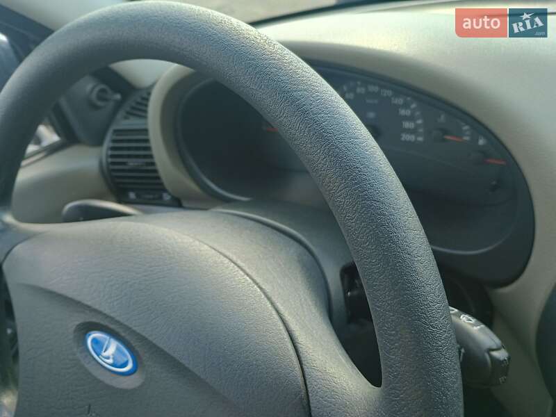 Хэтчбек ВАЗ / Lada 1119 Калина 2011 в Харькове