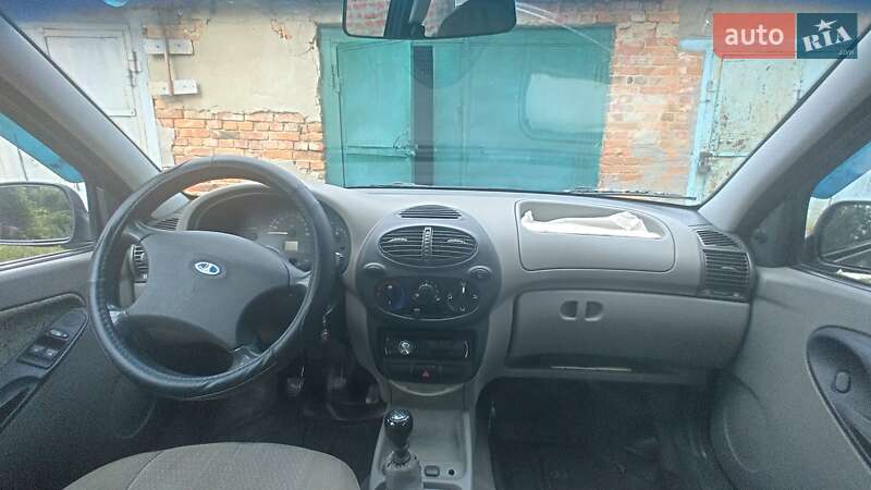 Хэтчбек ВАЗ / Lada 1119 Калина 2007 в Харькове фото 4 Хэтчбек ВАЗ / Lada 1119 Калина 2007 в Харькове