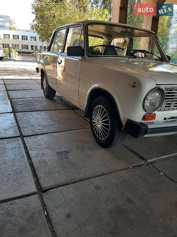 Седан ВАЗ / Lada 2101 1986 в Каменском