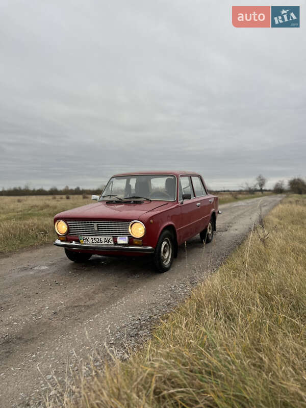 Седан ВАЗ / Lada 2101 1982 в Рокитному