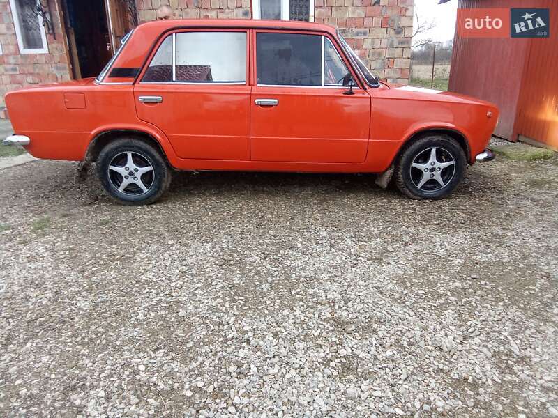 Седан ВАЗ / Lada 2101 1984 в Сторожинце фото 19 Седан ВАЗ / Lada 2101 1984 в Сторожинце