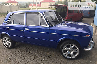 Седан ВАЗ / Lada 2103 1982 в Черновцах