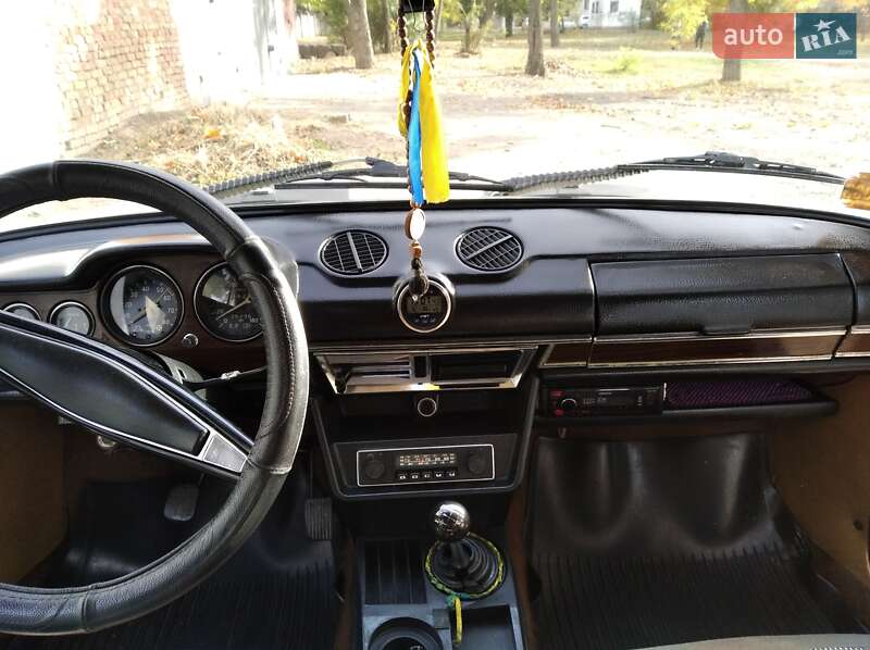 Седан ВАЗ / Lada 2103 1981 в Миколаєві