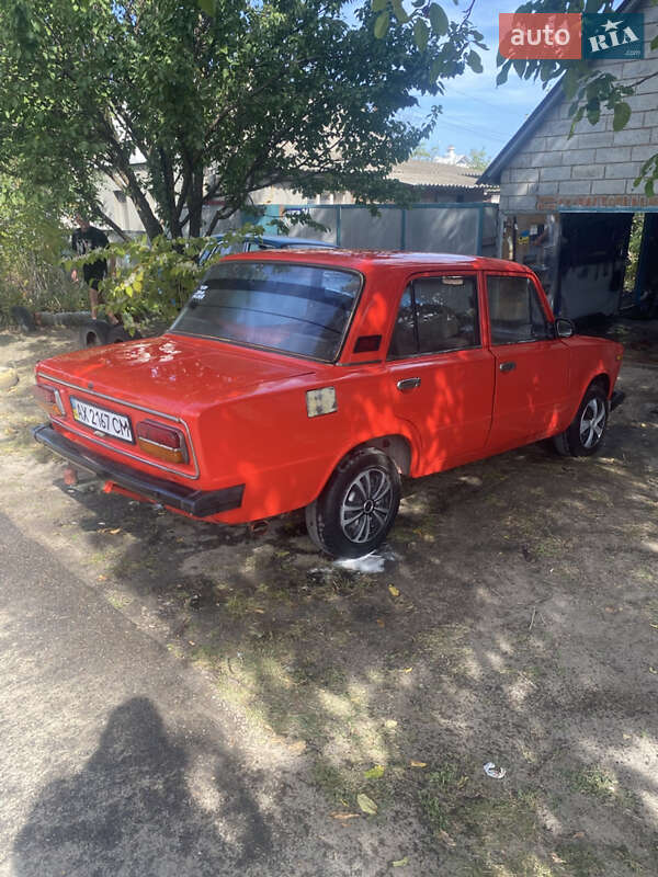 Седан ВАЗ / Lada 2103 1975 в Змиеве