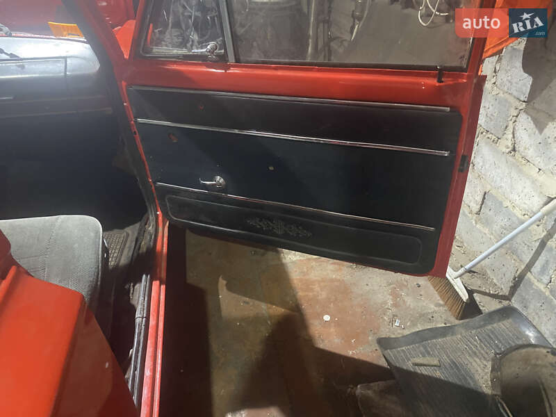 Седан ВАЗ / Lada 2103 1975 в Змиеве
