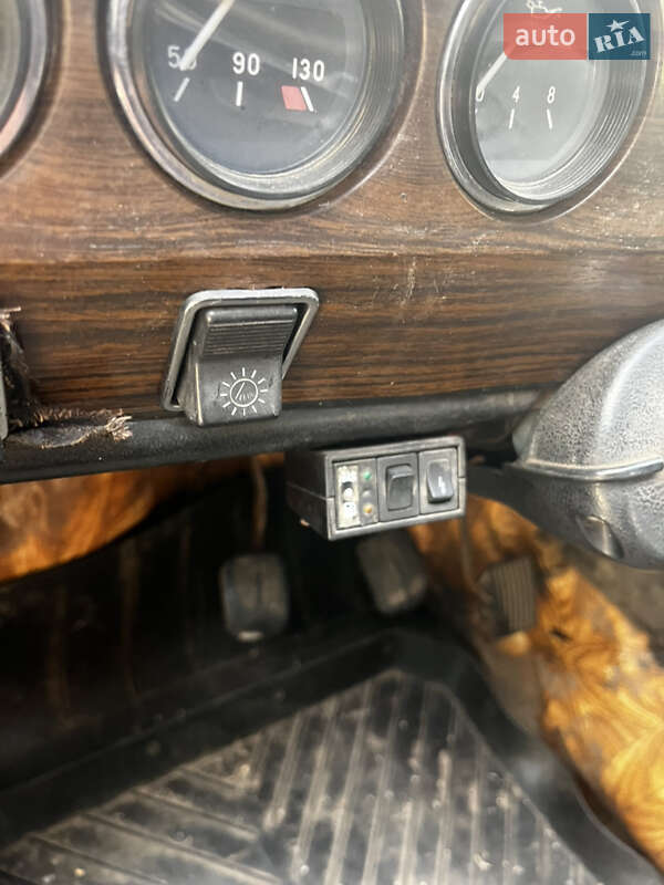 Седан ВАЗ / Lada 2103 1983 в Киеве
