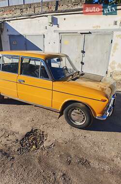 Седан ВАЗ 2103 1976 в  фото 19 Седан ВАЗ 2103 1976 в