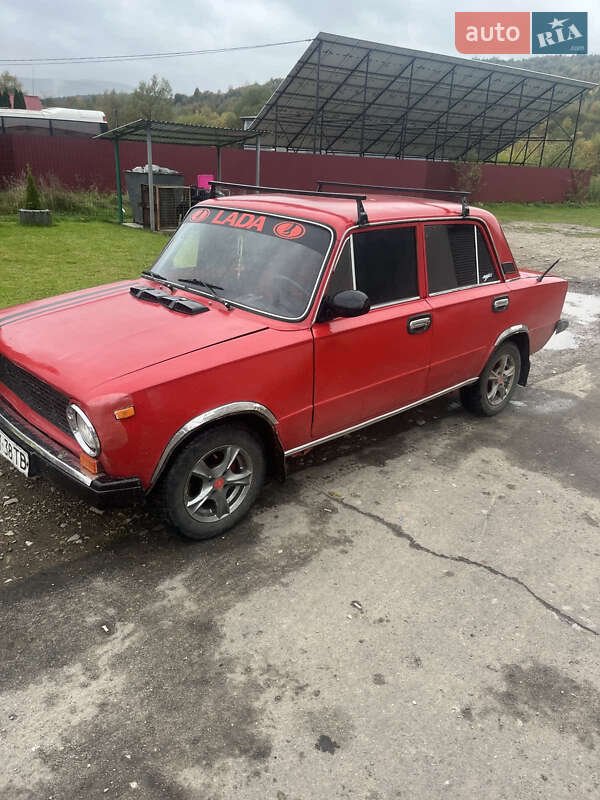 Седан ВАЗ / Lada 2103 1982 в Бориславі