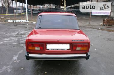 Седан ВАЗ / Lada 2105 1984 в Луганске