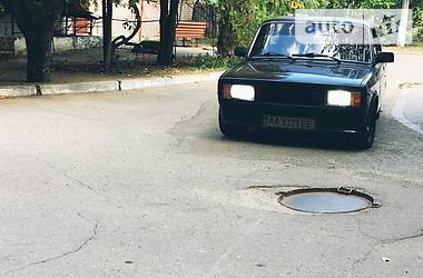 Седан ВАЗ / Lada 2105 1984 в Вознесенске