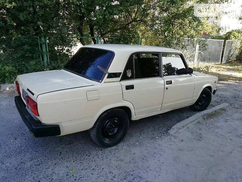 Седан ВАЗ / Lada 2105 1990 в Полтаві