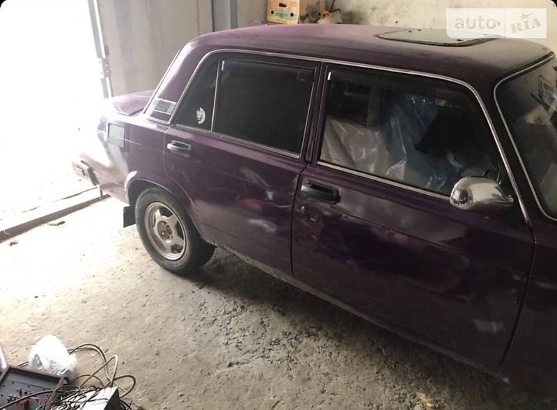 Седан ВАЗ / Lada 2105 1981 в Калуші