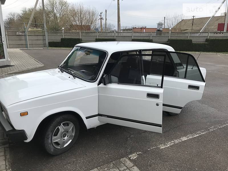 Седан ВАЗ / Lada 2105 1990 в Каховці
