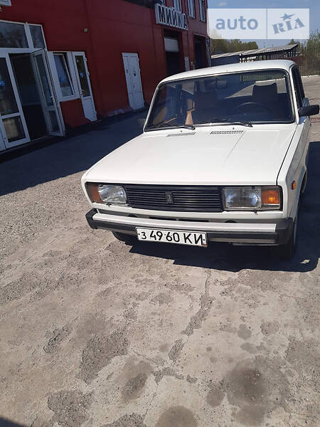Седан ВАЗ / Lada 2105 1986 в Обухове