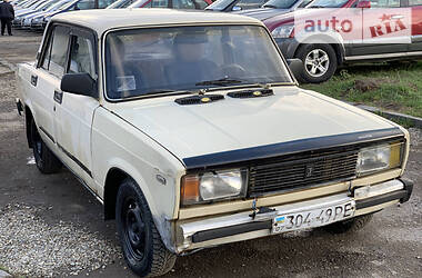 Седан ВАЗ / Lada 2105 1982 в Хусті