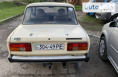 Седан ВАЗ / Lada 2105 1982 в Хусті