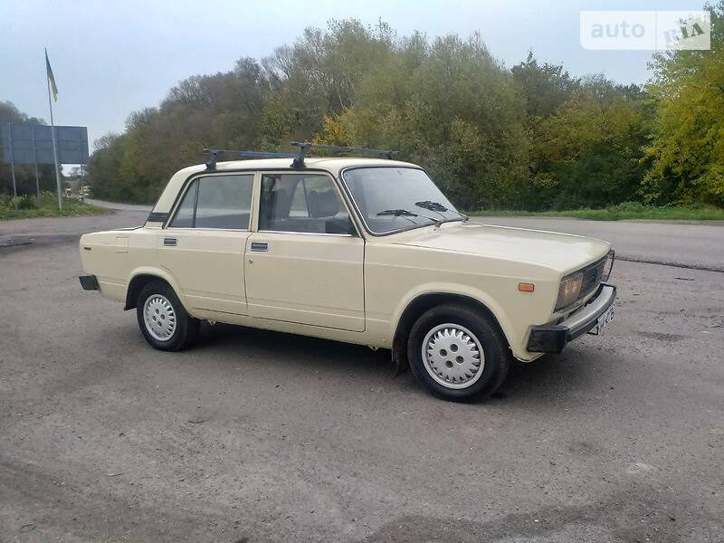 Седан ВАЗ / Lada 2105 1987 в Сокале