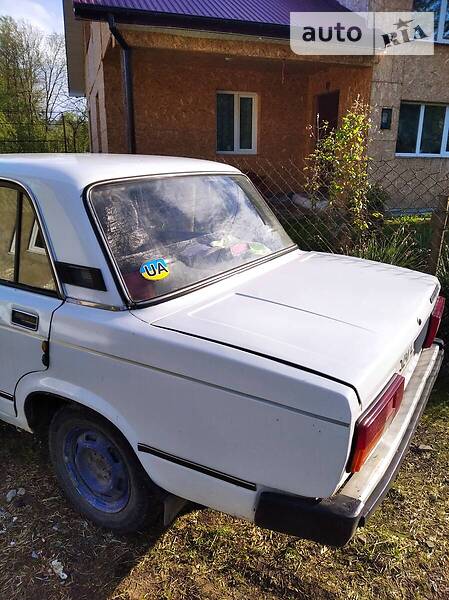 Седан ВАЗ / Lada 2105 1985 в Самборе