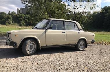 Седан ВАЗ / Lada 2105 1986 в Надворной