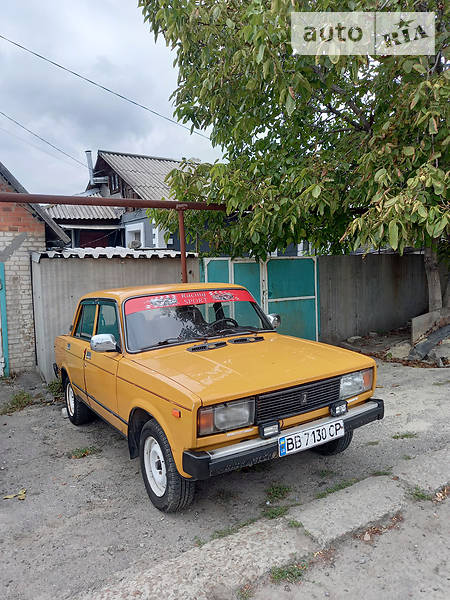 Седан ВАЗ / Lada 2105 1983 в Лисичанске