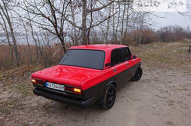 Седан ВАЗ / Lada 2105 1988 в Житомире