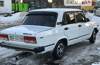 Седан ВАЗ / Lada 2105 1990 в Корце