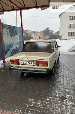Седан ВАЗ / Lada 2105 1990 в Хусті