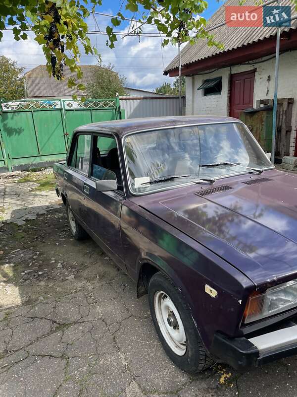 Седан ВАЗ / Lada 2105 1996 в Макарові