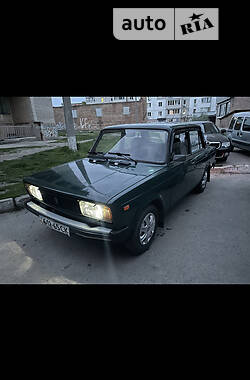 Седан ВАЗ / Lada 2105 2000 в Александрие