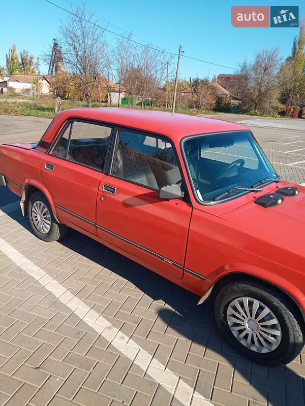 Седан ВАЗ / Lada 2105 1986 в Кривом Роге