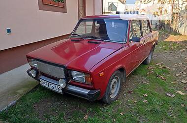 Седан ВАЗ / Lada 2105 1981 в Ужгороде