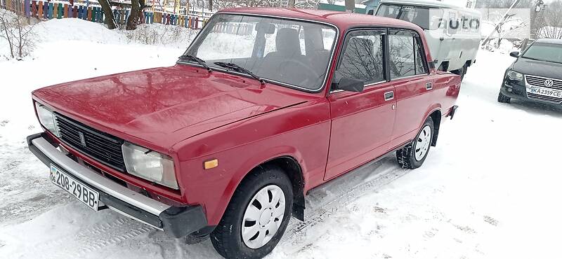 Седан ВАЗ / Lada 2105 1990 в Малині
