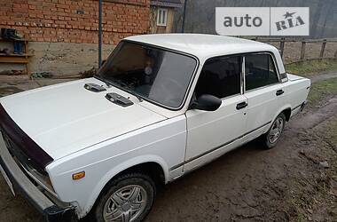 Седан ВАЗ / Lada 2105 1984 в Тячеве