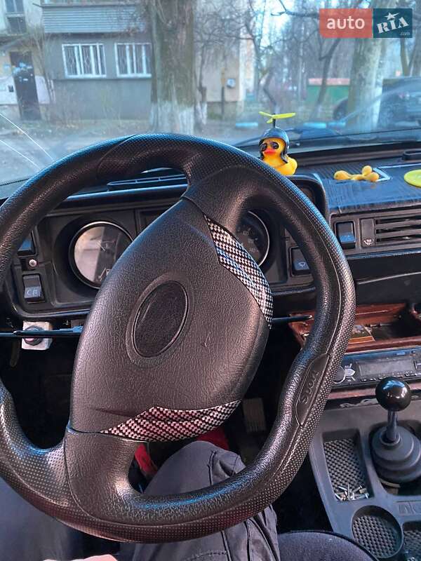 Седан ВАЗ / Lada 2105 1988 в Одесі фото 2 Седан ВАЗ / Lada 2105 1988 в Одесі