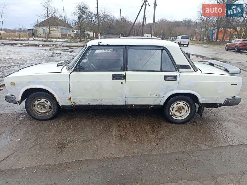 Седан ВАЗ / Lada 2105 1982 в Згуровке