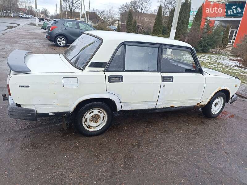 Седан ВАЗ / Lada 2105 1982 в Згуровке