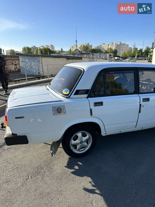 Седан ВАЗ / Lada 2105 1991 в Києві