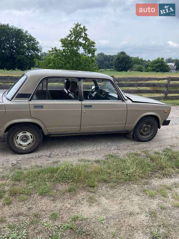 Седан ВАЗ / Lada 2105 1988 в Гайсине