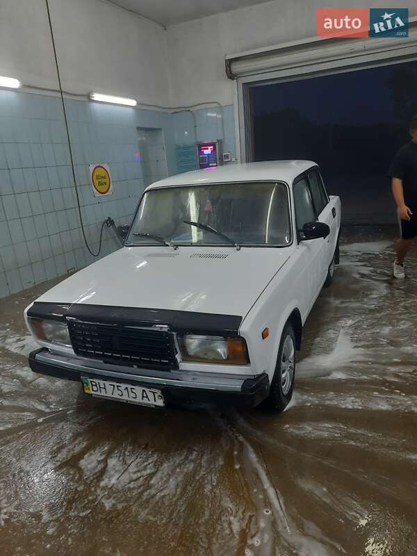 Седан ВАЗ / Lada 2105 1993 в Николаевке фото 2 Седан ВАЗ / Lada 2105 1993 в Николаевке