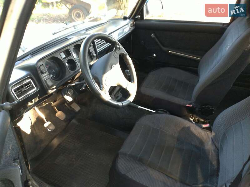 Седан ВАЗ / Lada 2105 1986 в Звенигородке фото 9 Седан ВАЗ / Lada 2105 1986 в Звенигородке