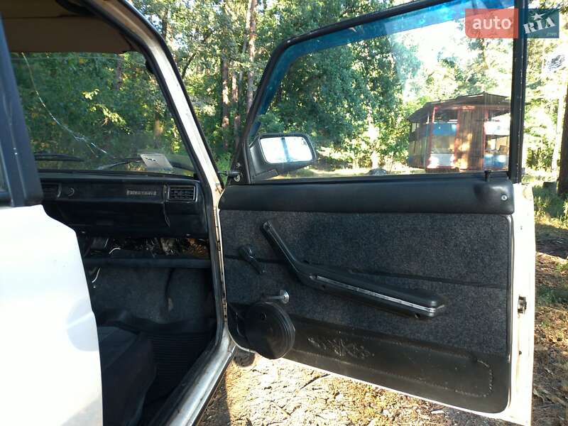 Седан ВАЗ / Lada 2105 1986 в Звенигородке фото 15 Седан ВАЗ / Lada 2105 1986 в Звенигородке