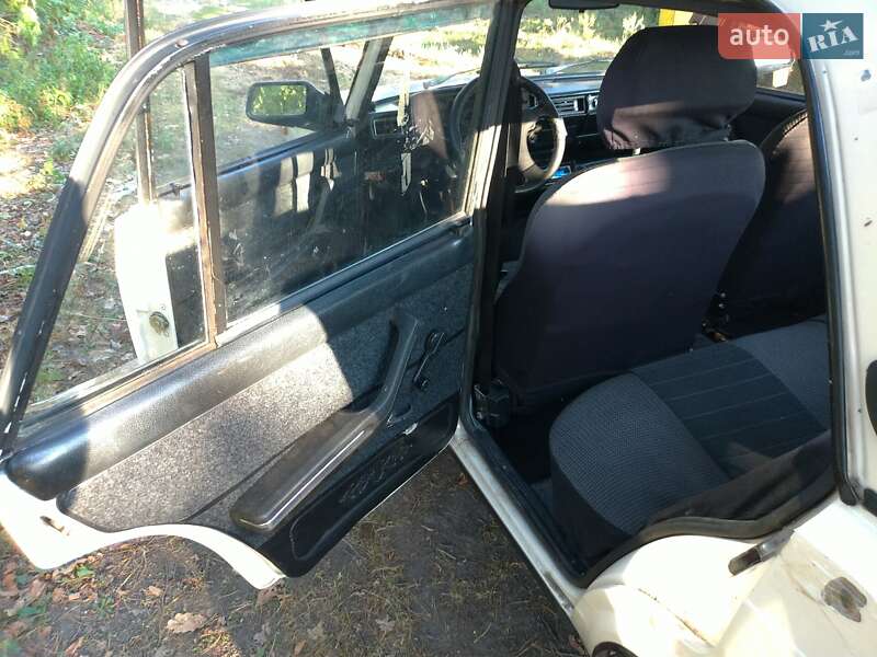 Седан ВАЗ / Lada 2105 1986 в Звенигородке фото 13 Седан ВАЗ / Lada 2105 1986 в Звенигородке