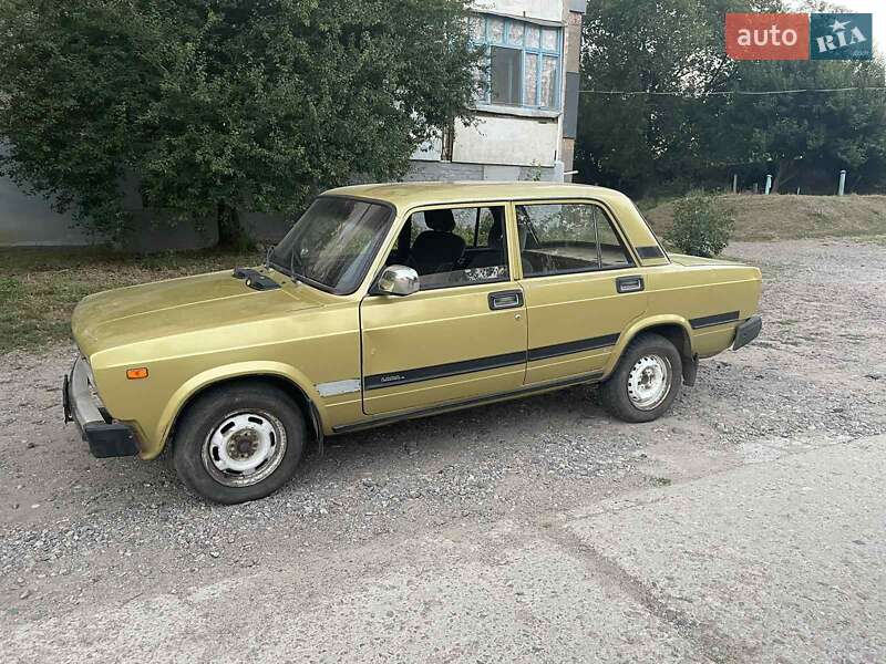 Седан ВАЗ / Lada 2105 1981 в Олександрії