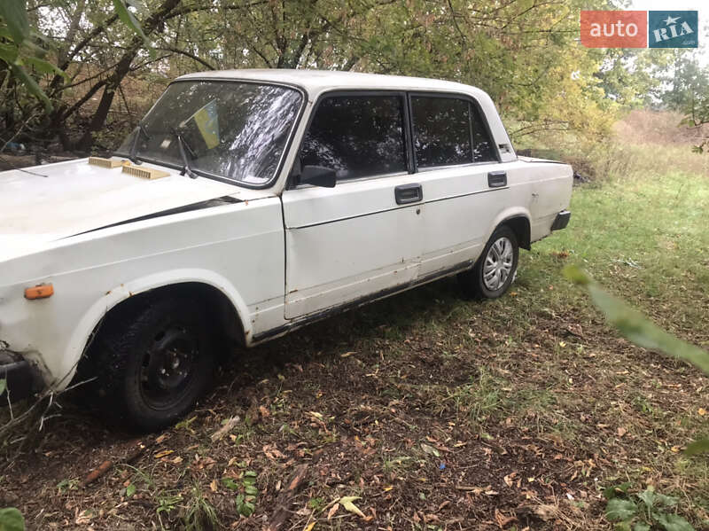 Седан ВАЗ / Lada 2105 1985 в Яворові