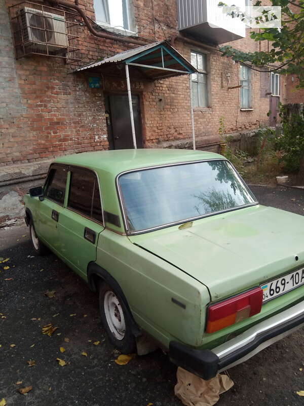 Седан ВАЗ / Lada 2105 1985 в Кривом Роге