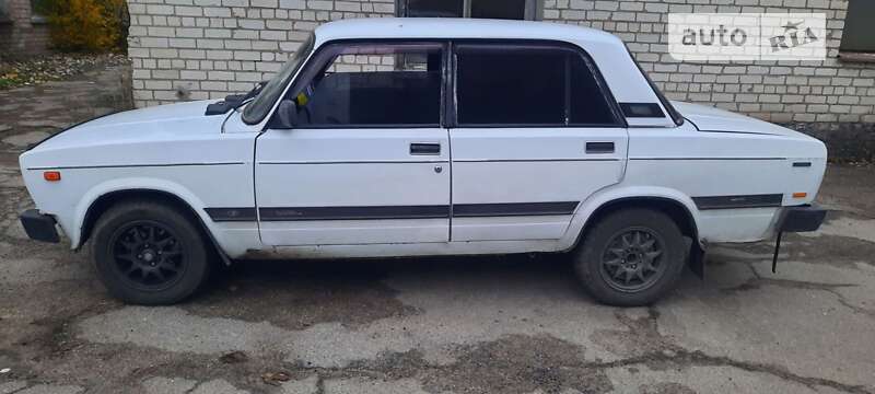 Седан ВАЗ / Lada 2105 2001 в Запорожье