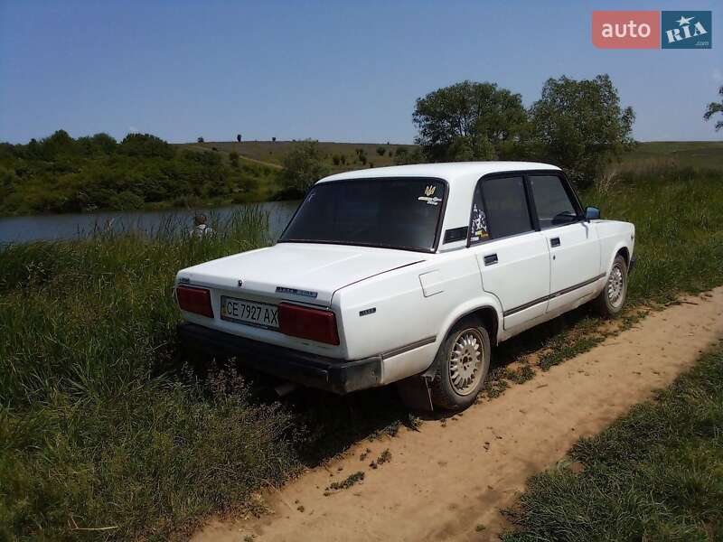 Седан ВАЗ / Lada 2105 1993 в Новоселице