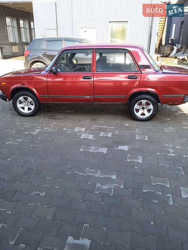 Седан ВАЗ / Lada 2105 1989 в Черновцах